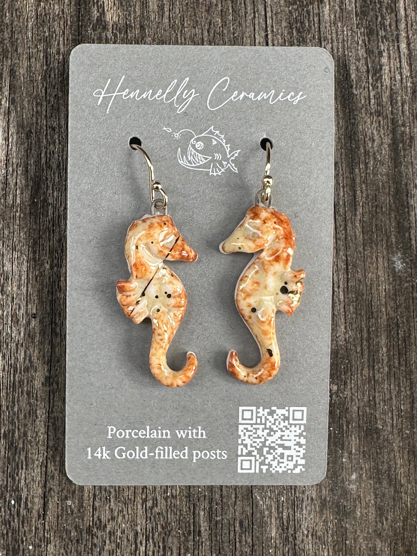 Porcelain Earrings: Seahorse apricot with gold