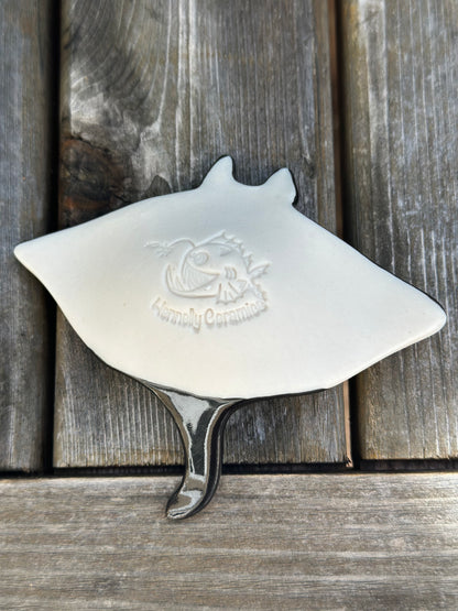 Manta ray dish black/white