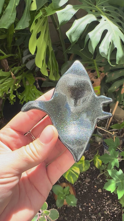 Manta ray dish sparkle